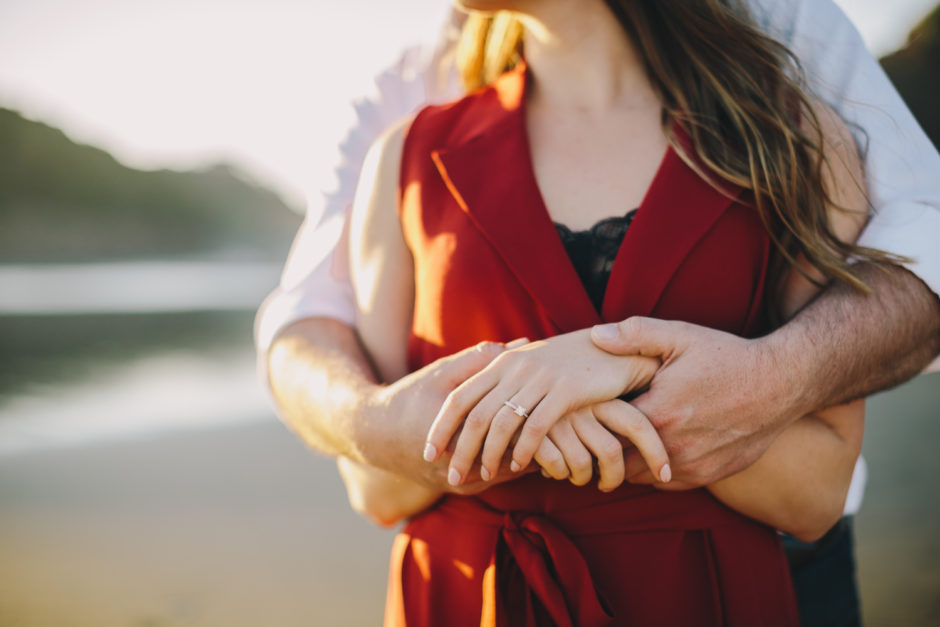 Bethells beach engagement photographer