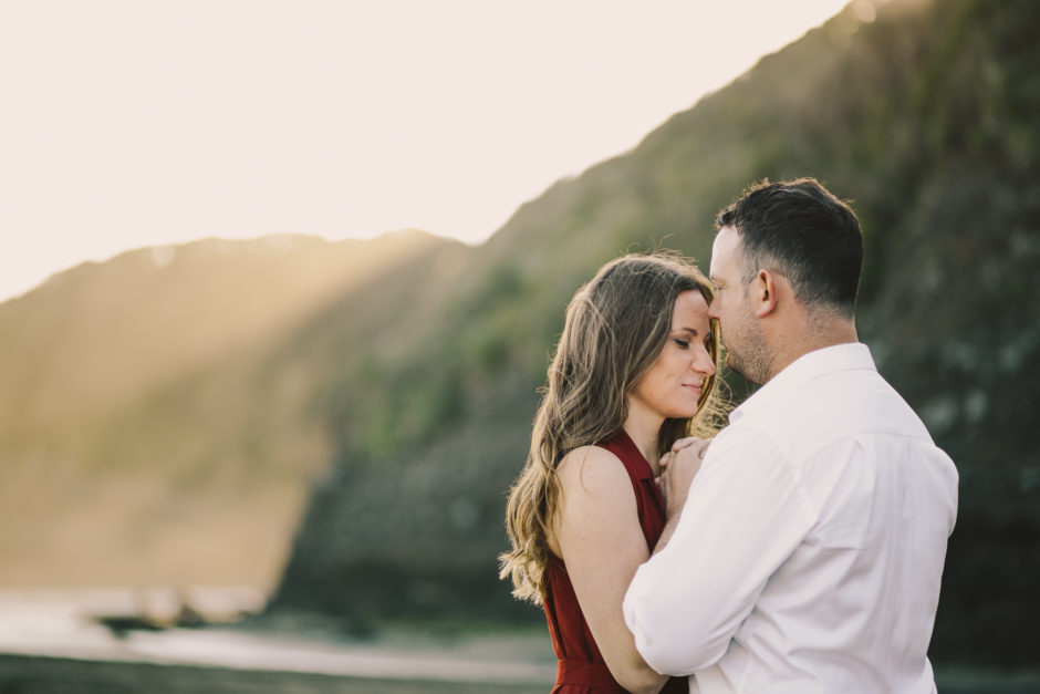 Bethells beach engagement photographer