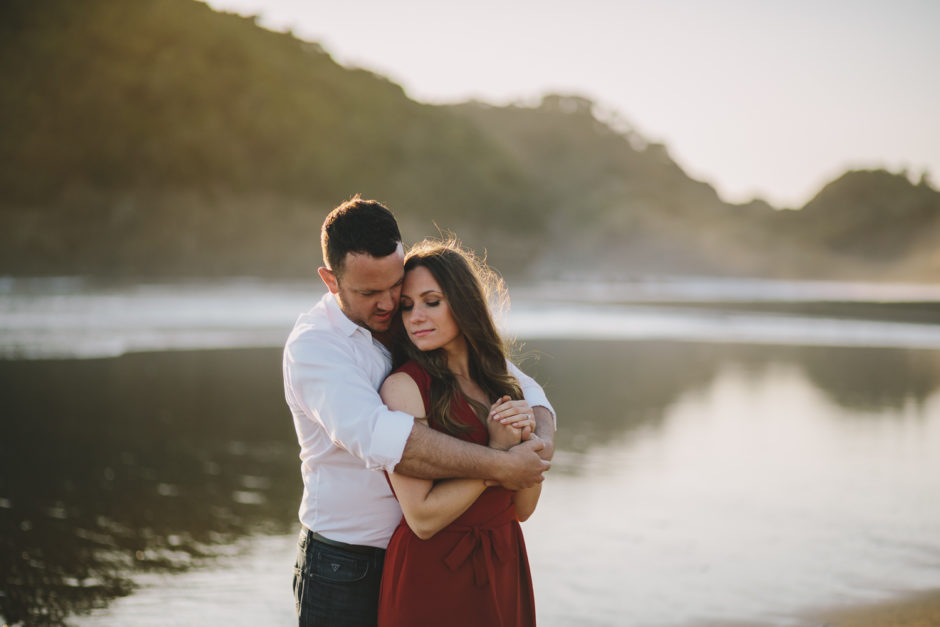Bethells beach engagement photographer