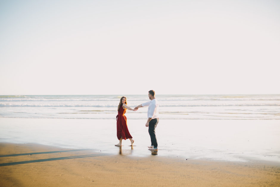 Bethells beach engagement photographer