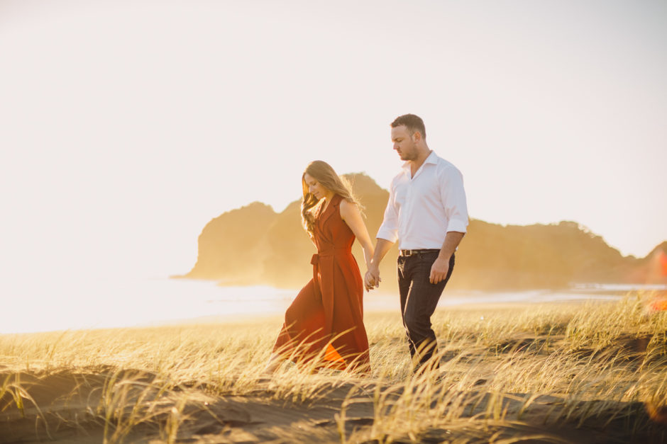 Bethells beach engagement photographer