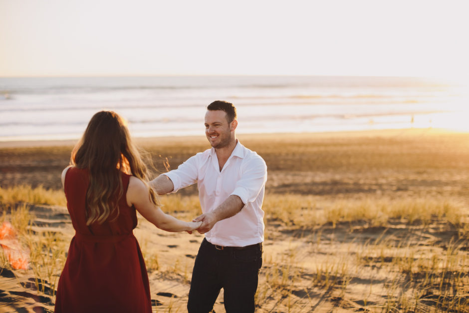 Bethells beach engagement photographer