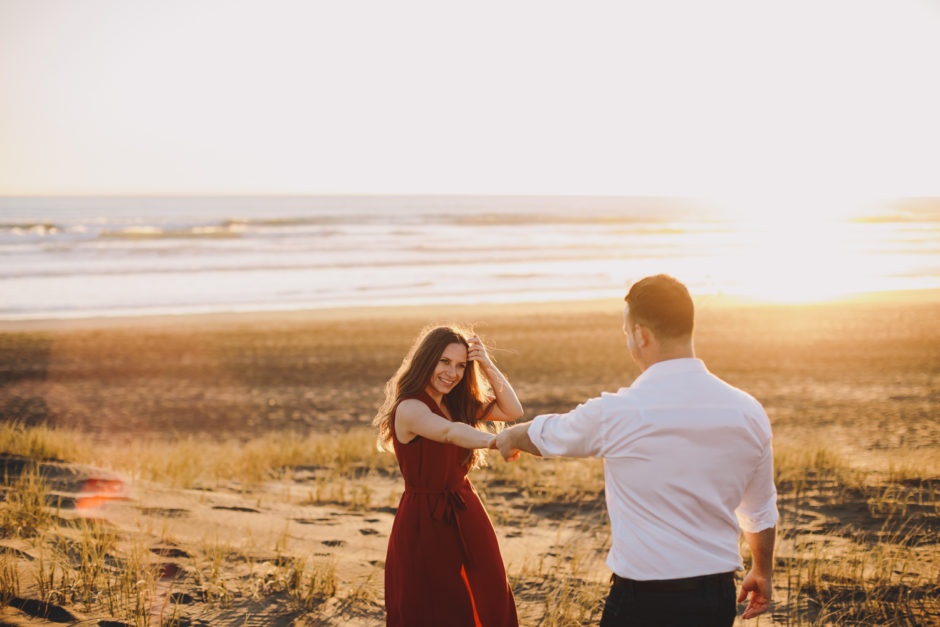 Bethells beach engagement photographer