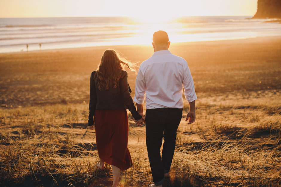 Bethells beach engagement photographer