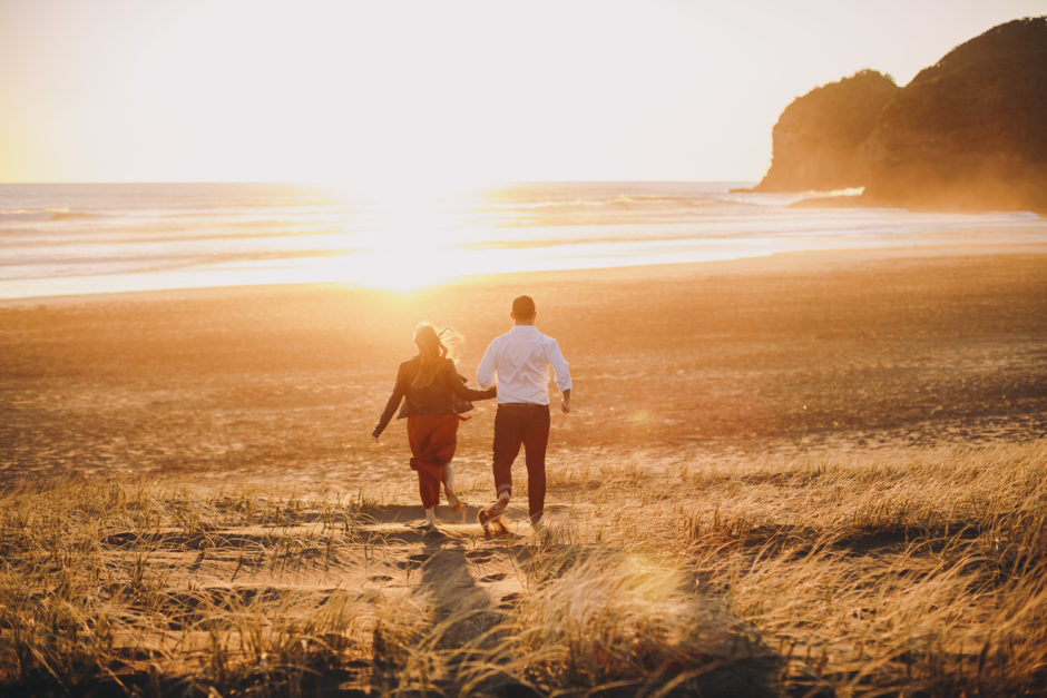 Bethells beach engagement photographer