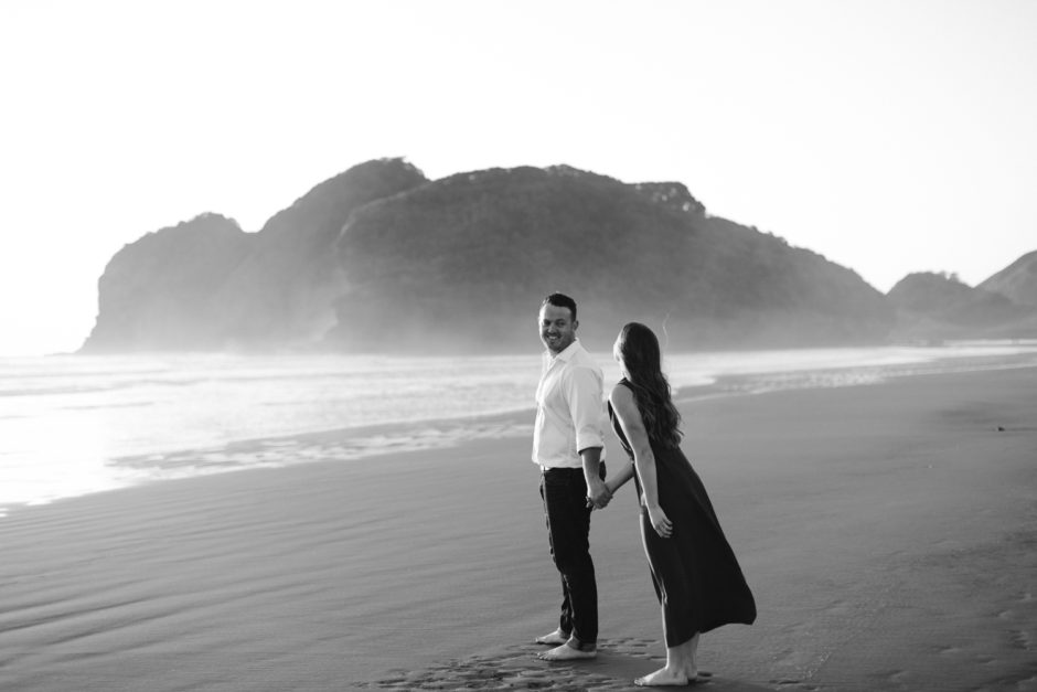 Bethells beach engagement photographer