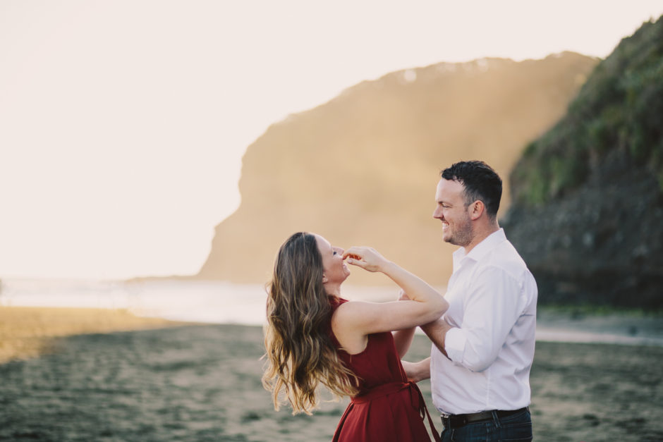 Bethells beach engagement photographer