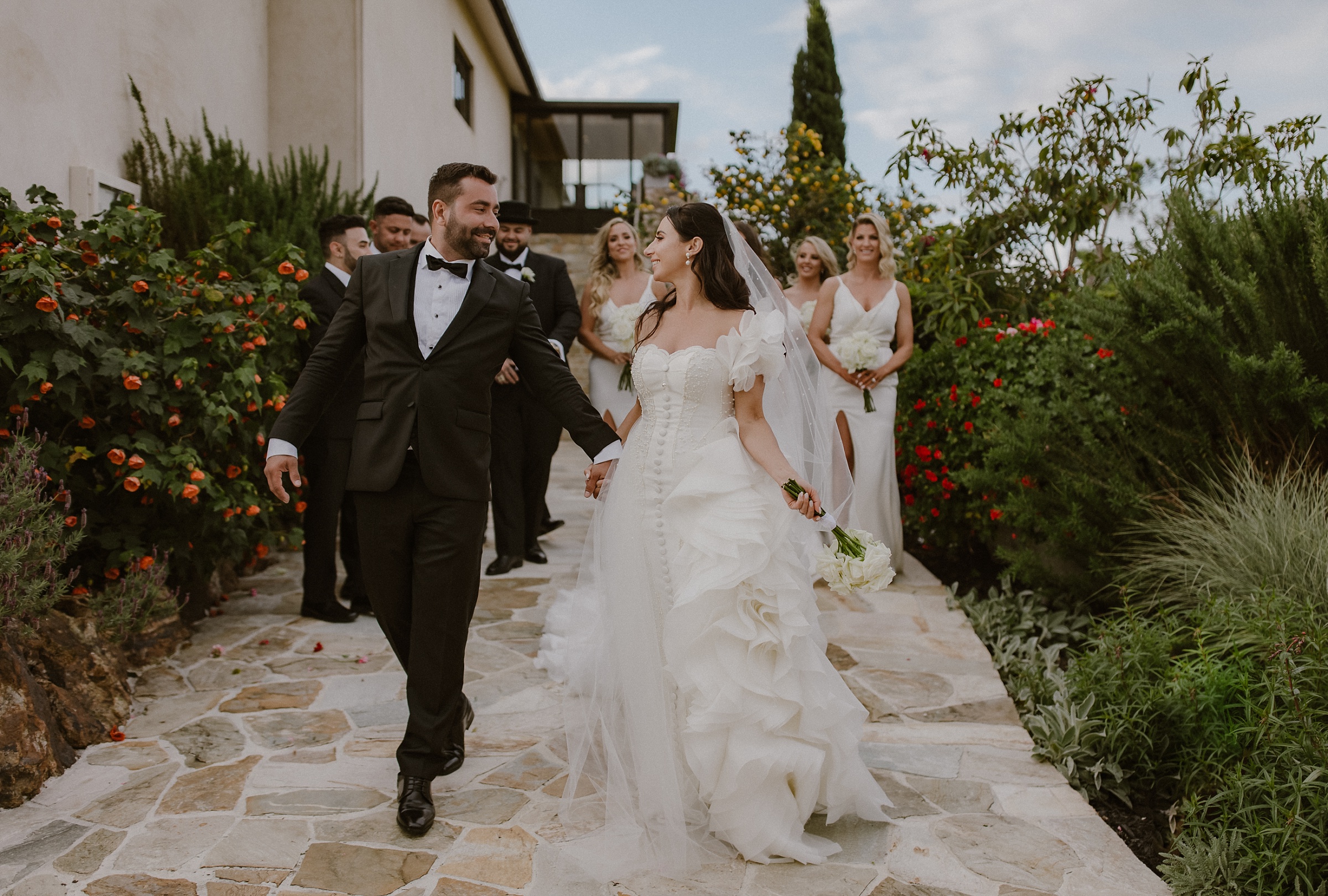 bride and groom tantalus estate